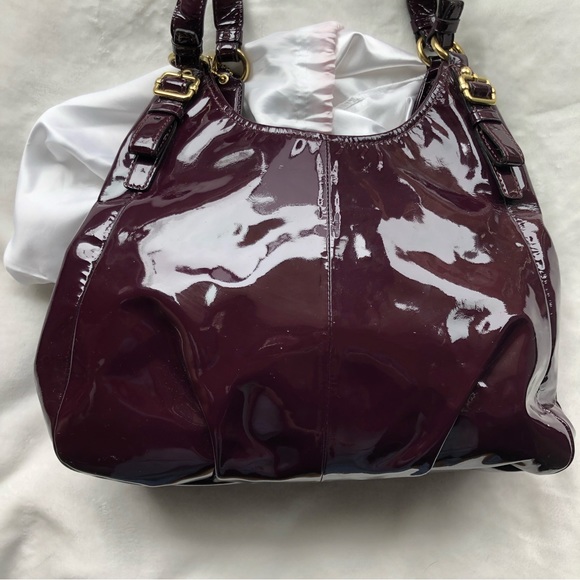 SOLD!!!  COACH Plum Patent Leather Maggie Madison Hobo Shoulder Bag #18760 - Picture 2 of 15